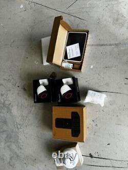 BUNDLE CAMÉRA PRO 2 VIVINT Comprend 2 caméras extérieures + 2 ponts Wi-Fi
