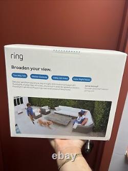 Caméra de surveillance Ring Security Floodlight Cam Wired Plus 1080p HD blanche 2021