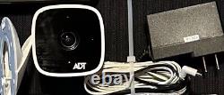 Système de sécurité domestique ADT - 2 affichages principaux, 1 caméra intérieure, 12 capteurs d'ouverture/fermeture